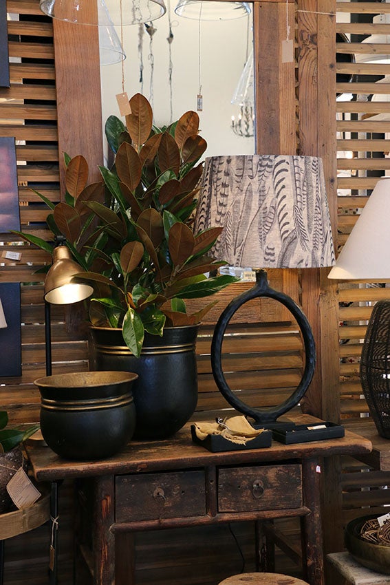 Forged Circular Lamp Base in Matt Black