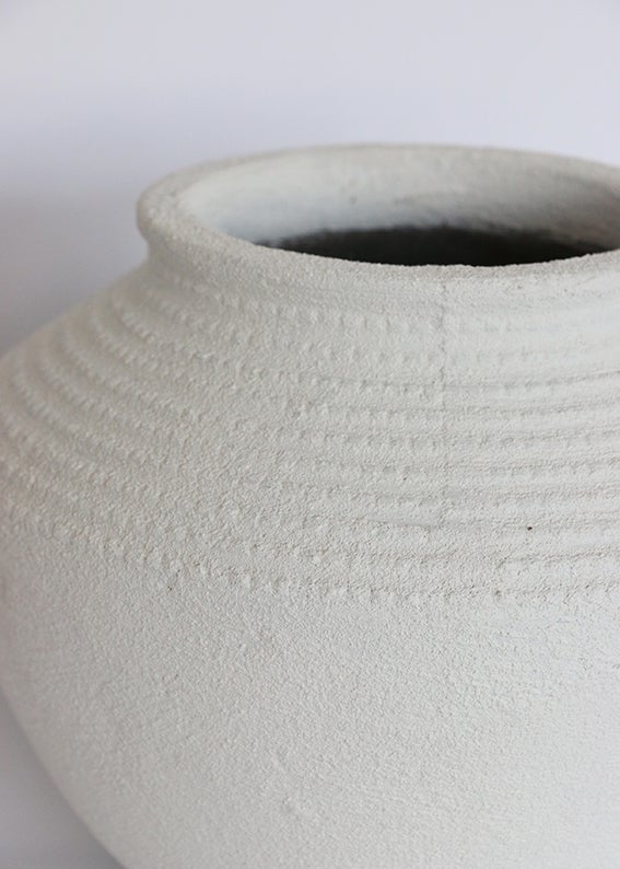 Athena Large Urn in Santorini White