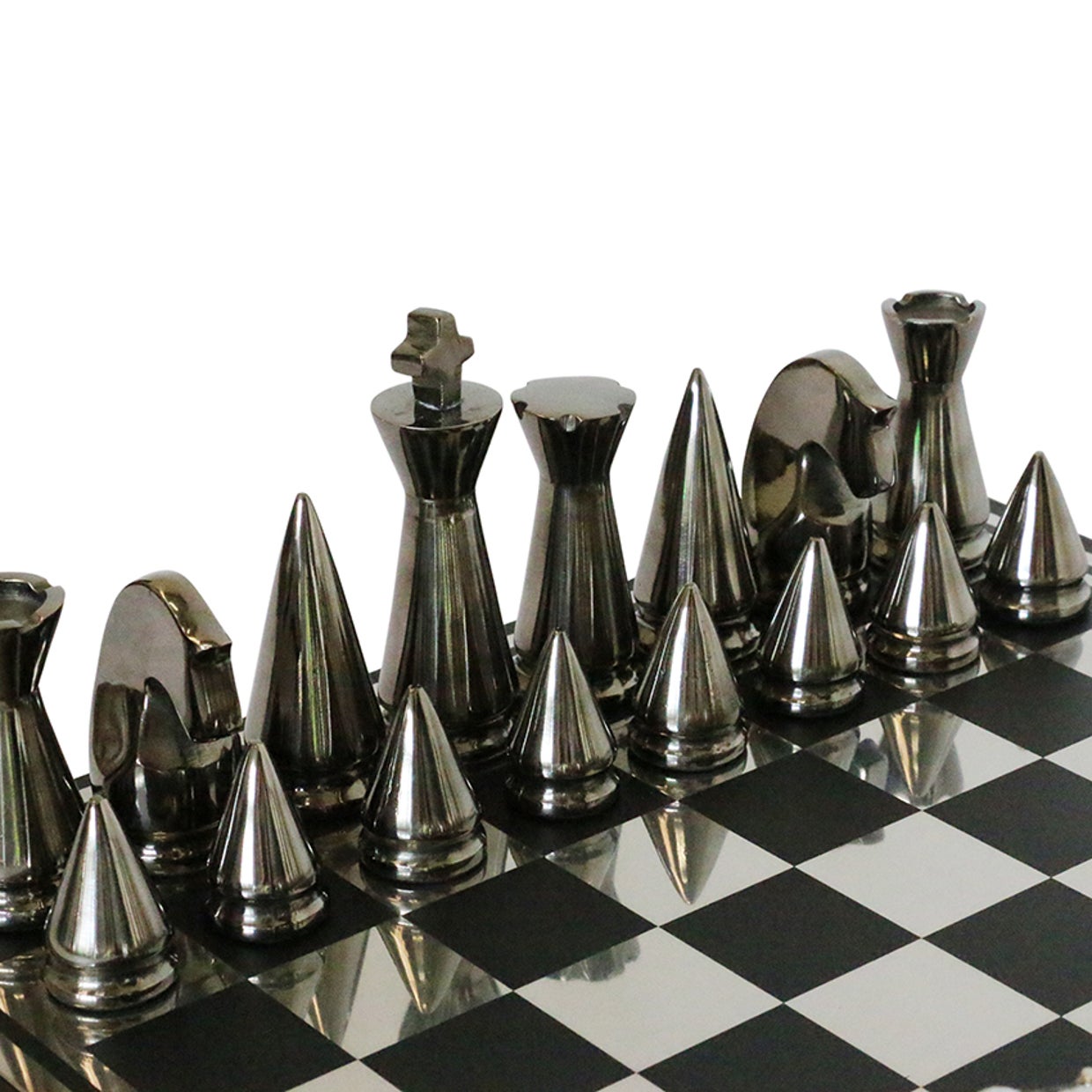 Luxor Chess Set in Black/Nickel