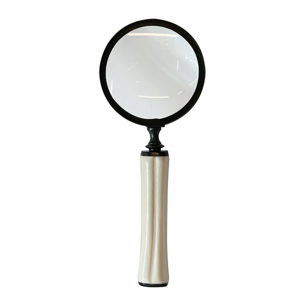 MAGNIFYING GLASS WITH CREAM BONE HANDLE