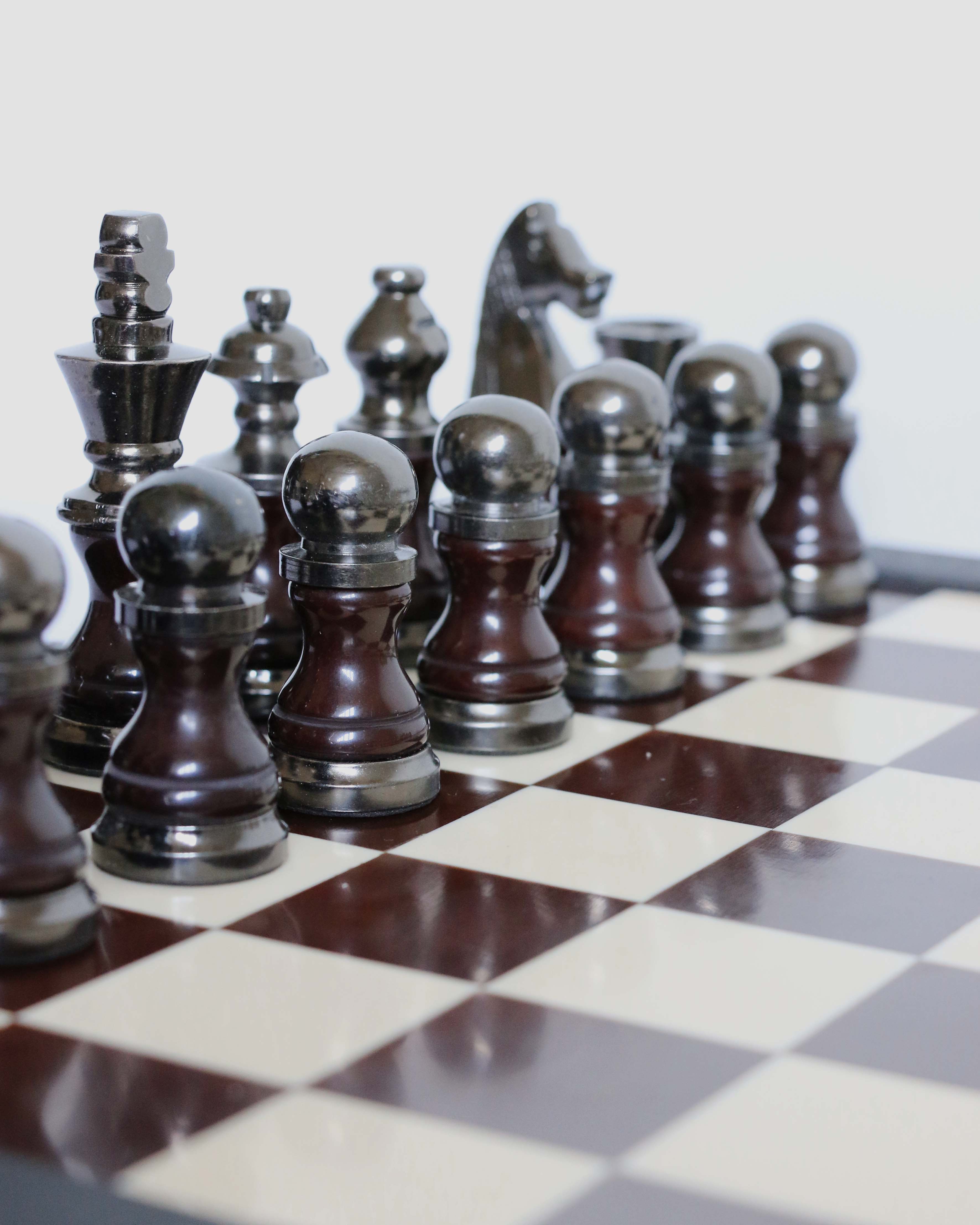 Bombay Chess Set in Chocolate and Cream