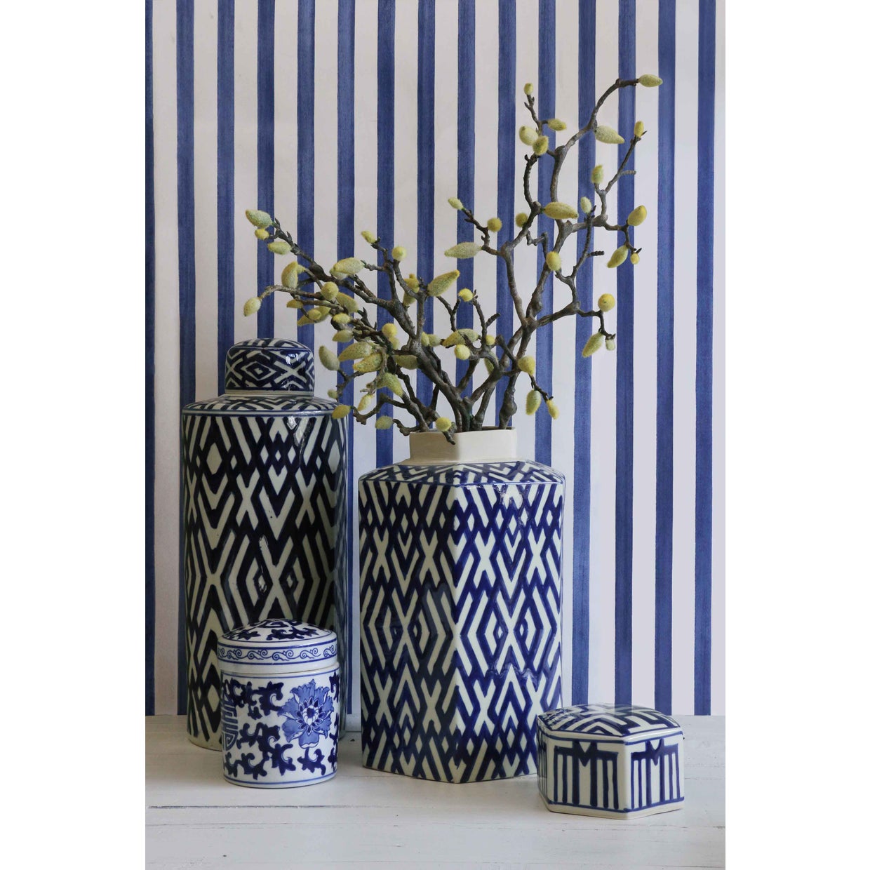 BLUE & WHITE DECORATIVE JAR WITH LID