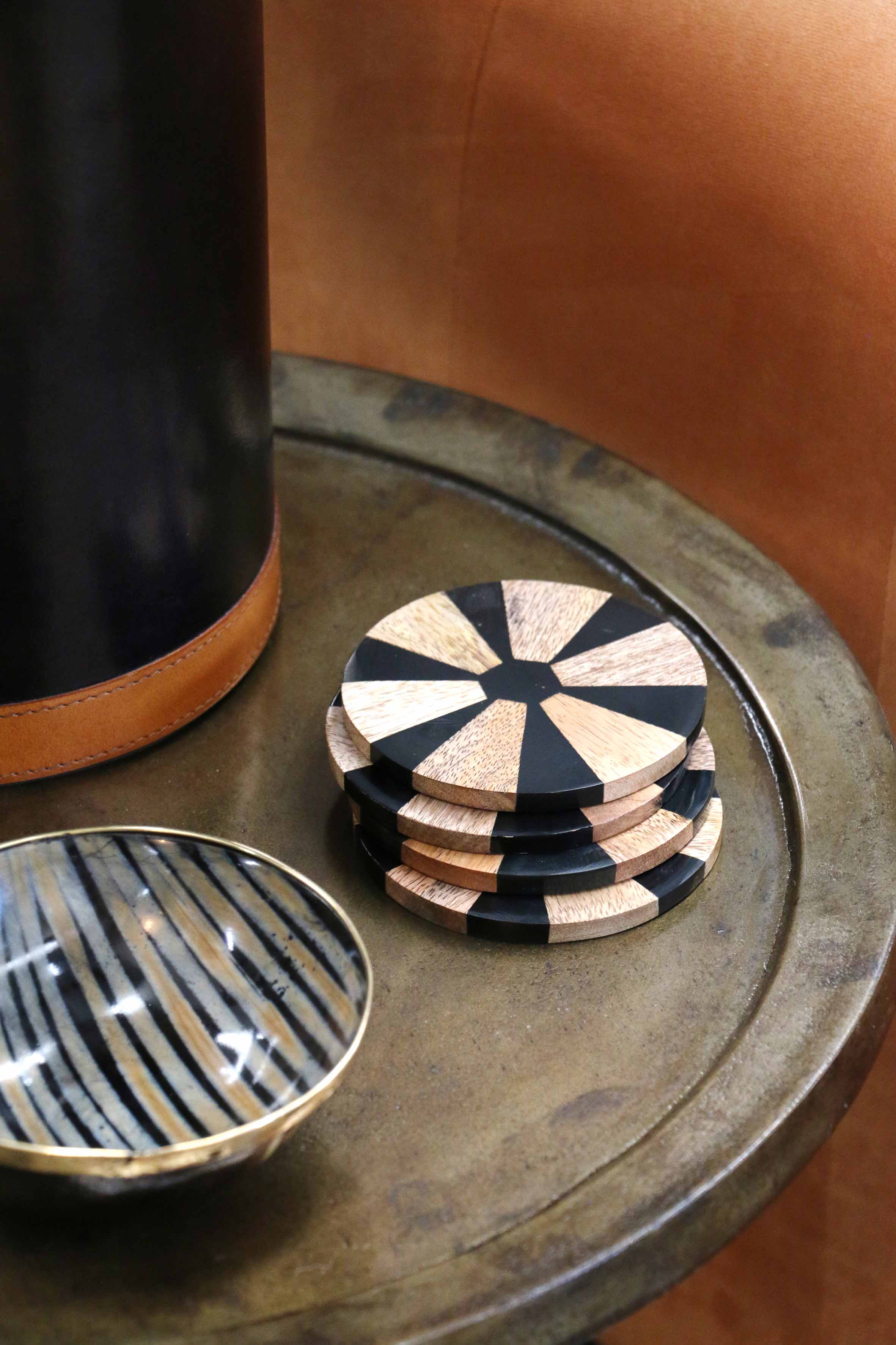 Bombay Horn with Brass Rim Bowl