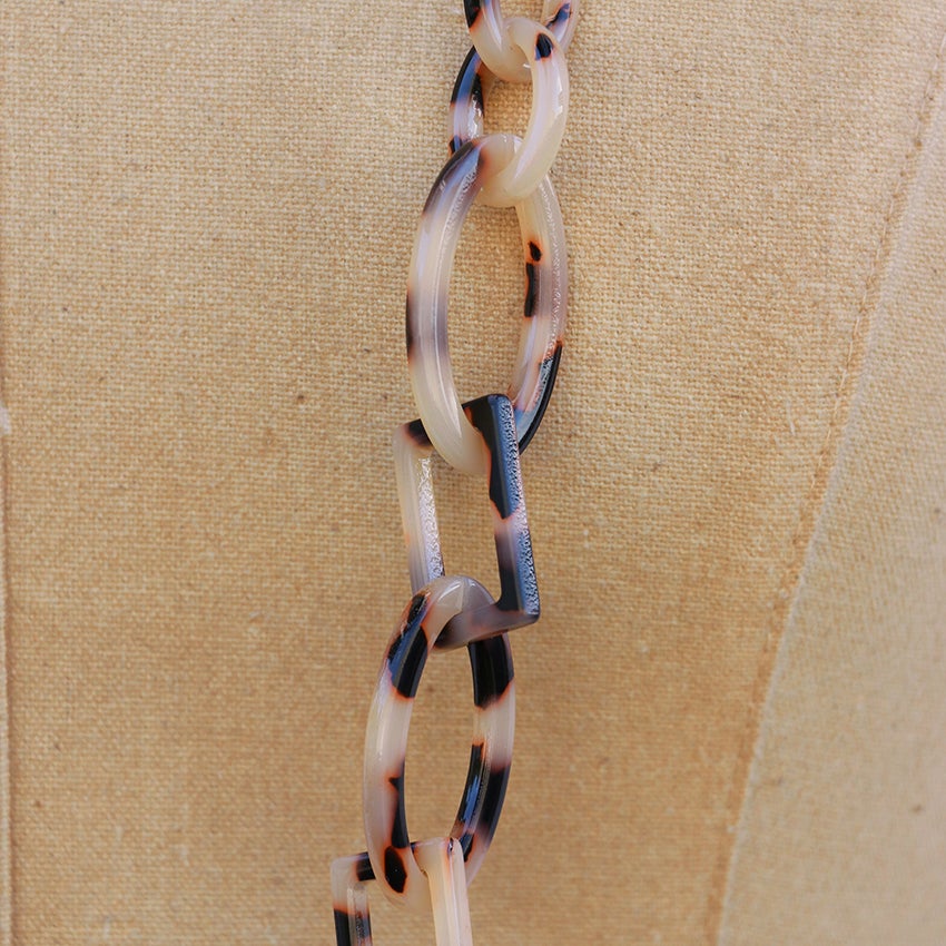  Beige Tortoise Shell Style Chain & Link Necklace